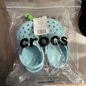 Toddler crocs